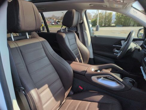 Used 2020 Mercedes-Benz GLS 450 4MATIC image 27