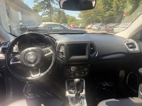 Used 2019 Jeep Compass Latitude w/ Popular Equipment Group AWD/4WD image 15