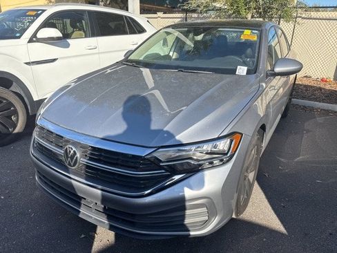 Used 2023 Volkswagen Jetta SE w/ Panoramic Sunroof Package image 23