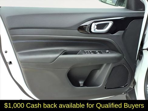 New 2026 Jeep Compass Latitude image 12