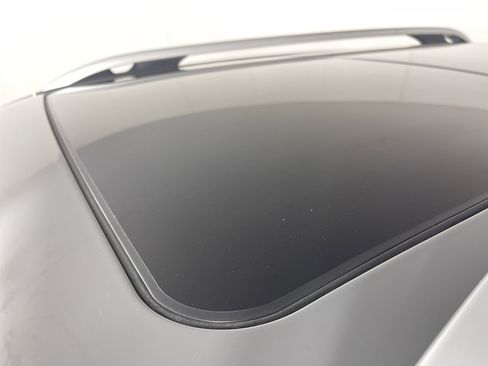 Used 2020 Jeep Cherokee Latitude Lux w/ Comfort/Convenience Group image 6