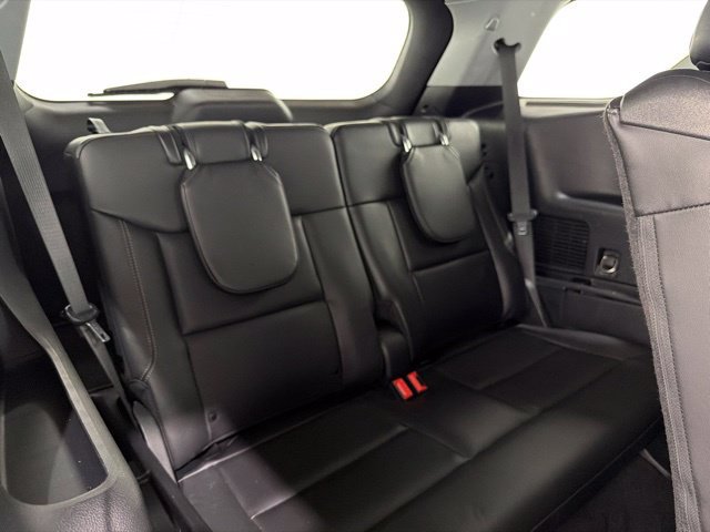 Used 2021 Ford Explorer XLT w/ Equipment Group 202A AWD/4WD image 26