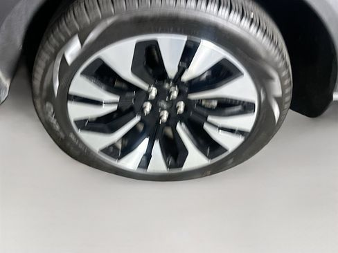 Used 2025 Ford Explorer Platinum w/ LUX Leather Package image 11