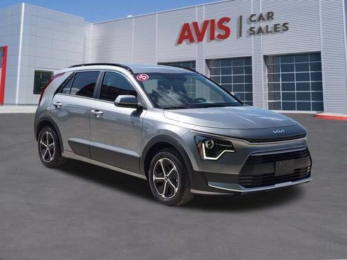 Used 2025 Kia Niro LX FWD image 3