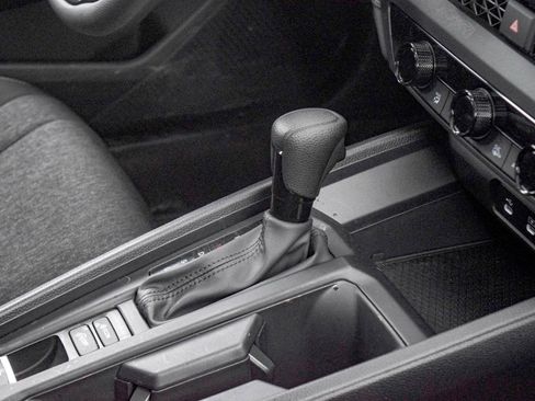 Certified 2025 Honda Accord SE image 9