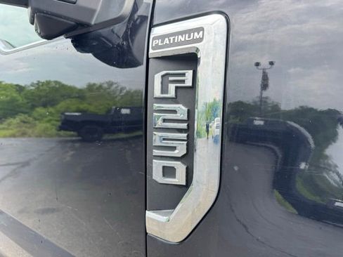 Used 2019 Ford F250 Platinum w/ Platinum Ultimate Package AWD/4WD image 37