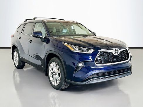 New 2026 Toyota Highlander Limited AWD/4WD image 3