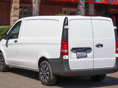 Used 2021 Mercedes-Benz Metris image 6