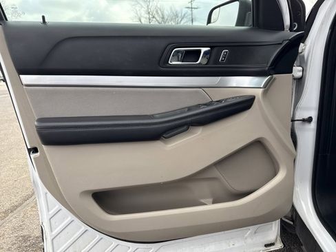 Used 2018 Ford Explorer FWD image 12