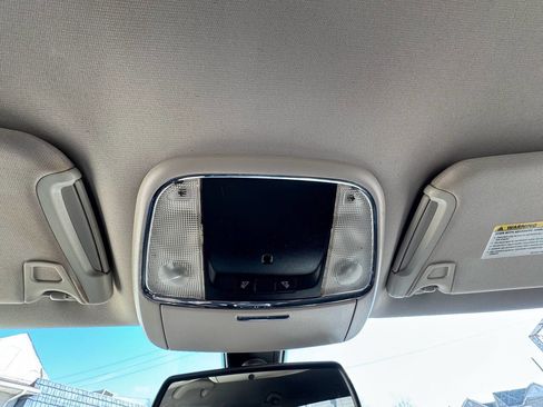 Used 2019 Chrysler 300 Touring w/ Sport Appearance Package image 48