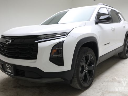 New 2026 Chevrolet Equinox LT w/ Convenience Package II FWD image 1