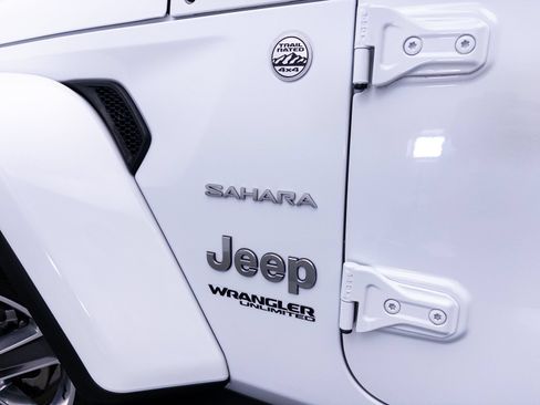 Used 2021 Jeep Wrangler Unlimited Sahara AWD/4WD image 2