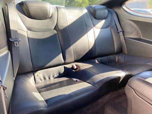 Used 2012 Hyundai Genesis 3.8 RWD image 17