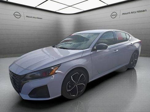 Certified 2024 Nissan Altima 2.5 SR image 8