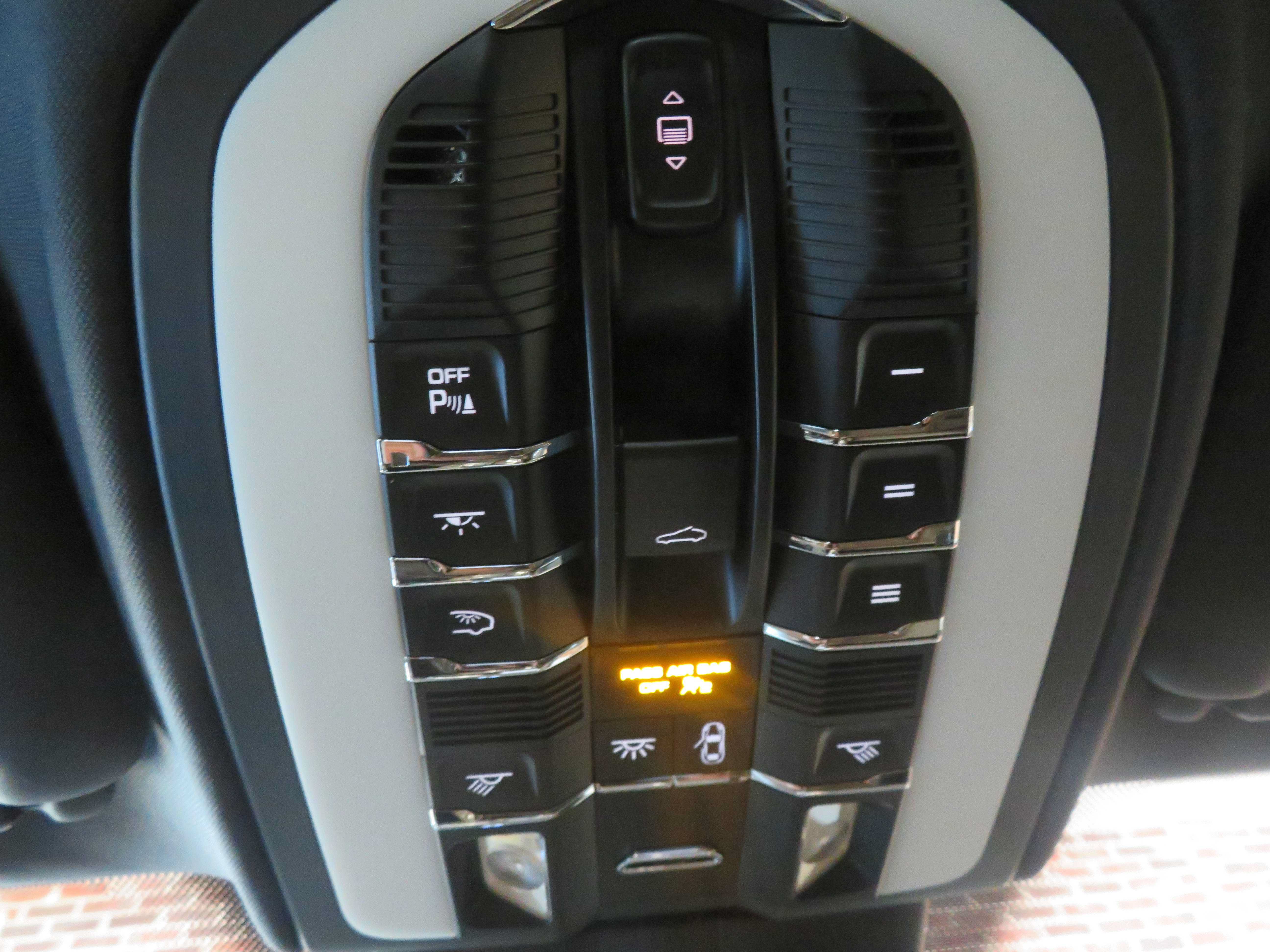 Used 2015 Porsche Cayenne S AWD/4WD image 49