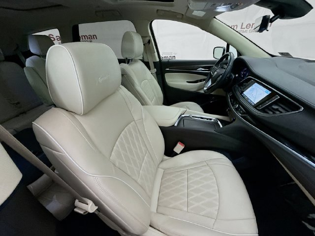 Used 2022 Buick Enclave Avenir w/ Avenir Technology Package FWD image 32