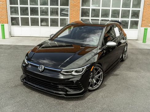 Used 2023 Volkswagen Golf R AWD/4WD image 2