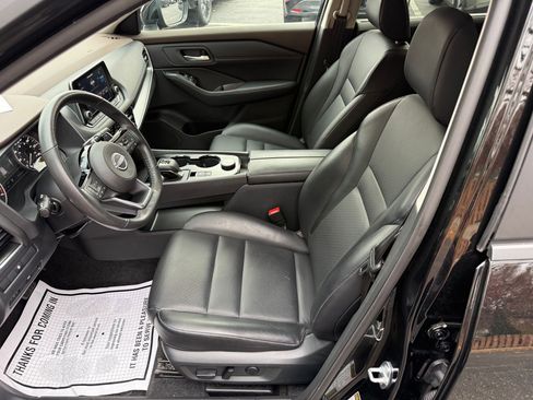 Certified 2023 Nissan Rogue SV w/ SV Premium Package image 19