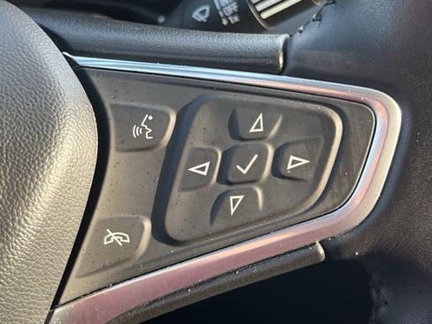 Used 2022 Chevrolet Equinox LT FWD image 20