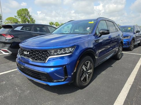 Certified 2023 Kia Sorento S FWD image 4