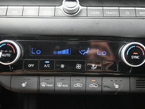 Used 2024 Hyundai Elantra Limited FWD image 29