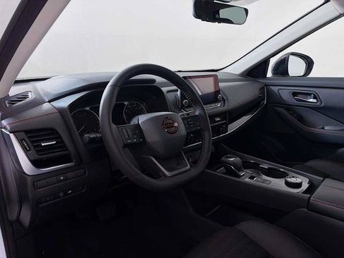 Certified 2025 Nissan Rogue SV AWD/4WD image 7