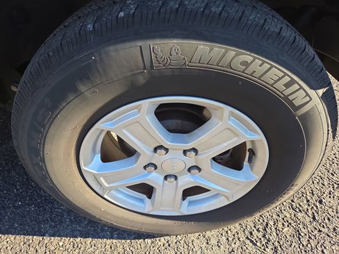 Used 2021 Jeep Wrangler Unlimited Sport image 10