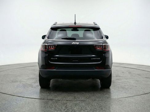 Used 2025 Jeep Compass Latitude image 7