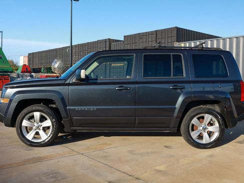 Used 2016 Jeep Patriot Latitude w/ Sun/Sound Group image 3