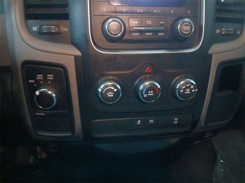 Used 2016 RAM 2500 Tradesman w/ Chrome Appearance Group image 12