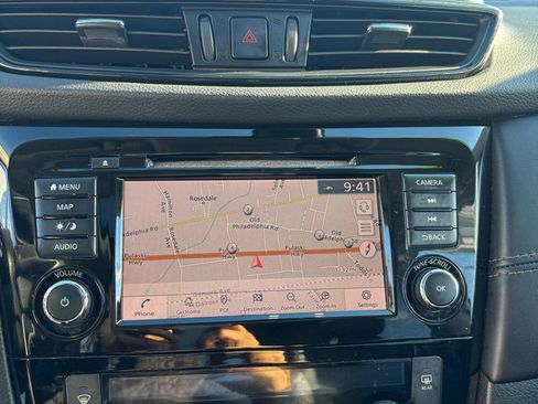 Used 2018 Nissan Rogue SL w/ Premium Package image 8