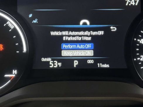 Used 2025 Toyota Sienna LE image 24