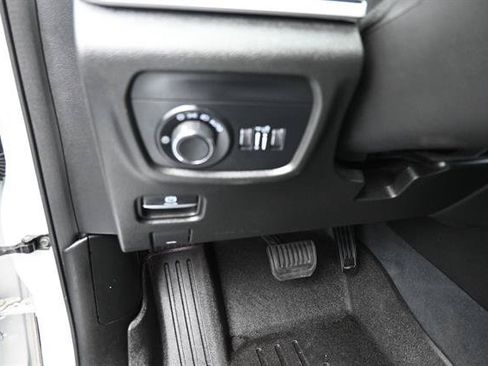 Used 2023 Jeep Grand Cherokee Laredo AWD/4WD image 8