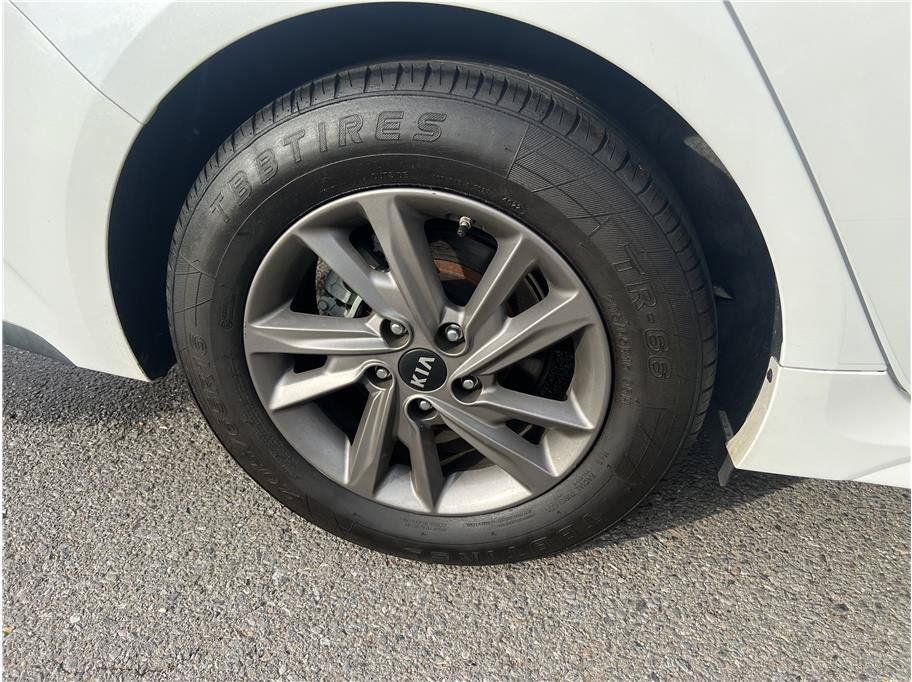 Used 2020 Kia Optima LX FWD image 9