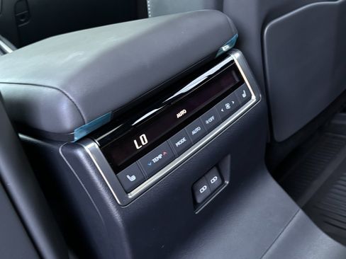 Used 2026 Lexus GX 550 w/ Accessory Package (2T) AWD/4WD image 30
