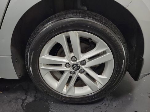 Used 2022 Toyota Corolla SE w/ SE Preferred Package FWD image 10