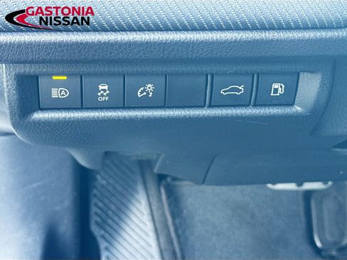 Used 2025 Toyota Camry SE w/ Convenience Package AWD/4WD image 13