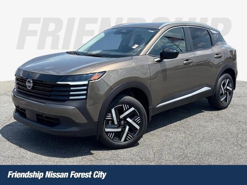 Used 2026 Nissan Kicks SV w/ Charging Package FWD image 1