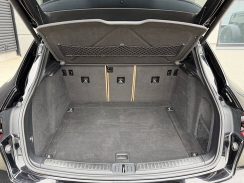Used 2018 Porsche Macan AWD/4WD image 36