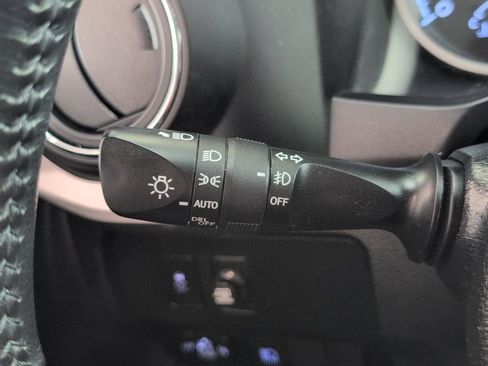Used 2022 Toyota Tacoma SR5 w/ Technology Package RWD image 32