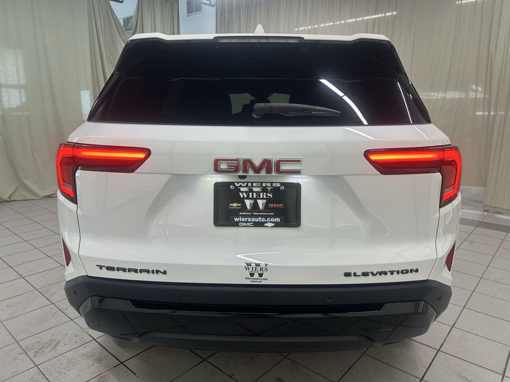 Used 2026 GMC Terrain Elevation w/ Elevation Premium Package FWD image 6