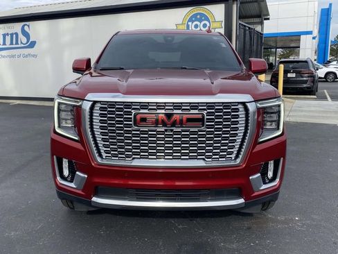 Used 2021 GMC Yukon XL Denali w/ Denali Premium Package image 6