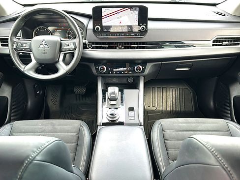 Used 2023 Mitsubishi Outlander SE FWD image 20
