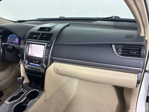Used 2012 Toyota Camry XLE w/ Leather Pkg FWD image 30