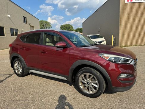 Used 2017 Hyundai Tucson SE Plus AWD/4WD image 12