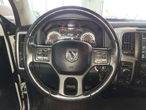 Used 2017 RAM 1500 Classic SLT w/ SLT Plus D←cor Group AWD/4WD image 34