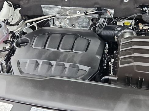 Used 2025 Volkswagen Atlas SE image 10