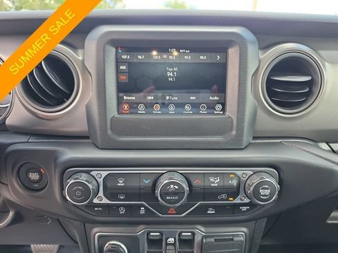 Certified 2023 Jeep Gladiator Sport AWD/4WD image 17