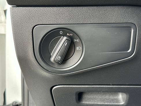 Used 2022 Volkswagen Tiguan S image 31