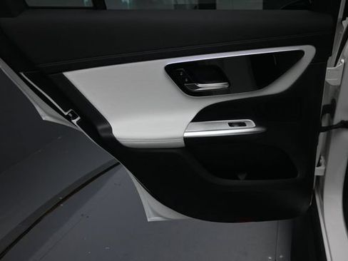 Used 2026 Mercedes-Benz GLC 300 image 23